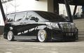 Toyota Alphard Ban Tertelan Fender, Body Kit Khusus, Dihuni 18 Speaker