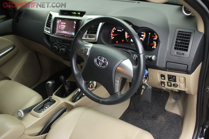 Audio Toyota Hilux gak main-main nih!