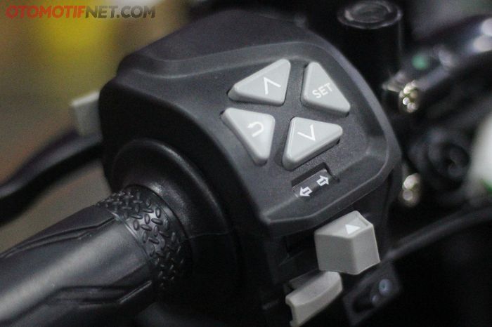 Sakelar sebelah kiri All New Yamaha NMAX menggunakan milik KTM Duke 390 (Gbr.5)