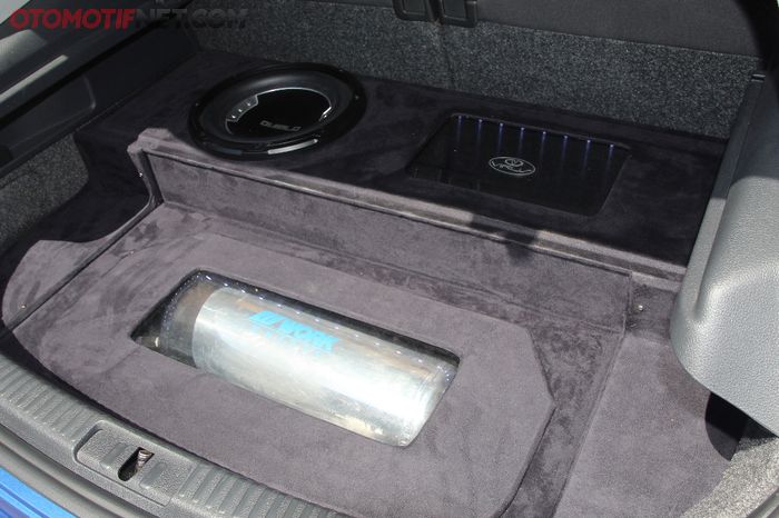 Kabin belakang VW Scirocco diisi peranti airsus dan audio