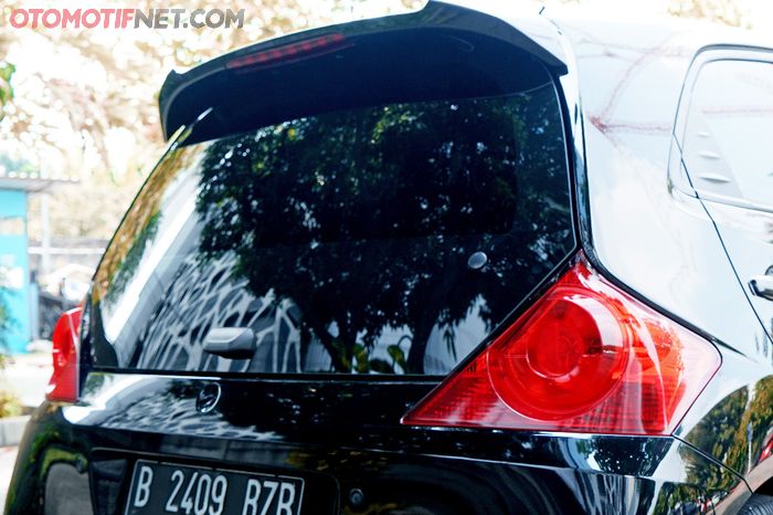 Kaca belakang Honda Brio RS diganti punya Brio Satya biar kelihatan &lsquo;polos&rsquo;