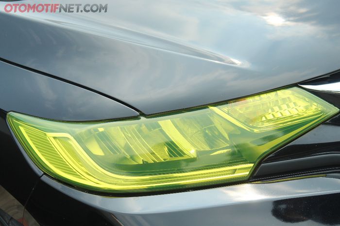 Headlamp Honda Jazz RS dilapis stiker kuning