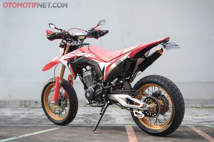Honda CRF150L Pelek Emas, Swing Arm Aprilia Nongkrong, Rem Diupgrade