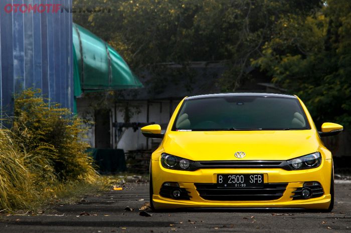 VW Scirocco 2.0 Kandas Total Rela Coak Sasis, Body Melar, Disiram Kuning Mencolok