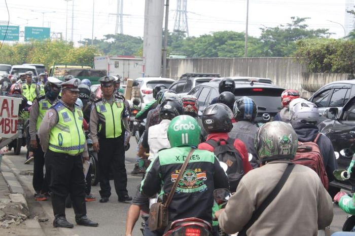 54 Kendaraan Bodong Terciduk, 33 Nunggak, Hasil Razia Pajak STNK di Jakarta Barat