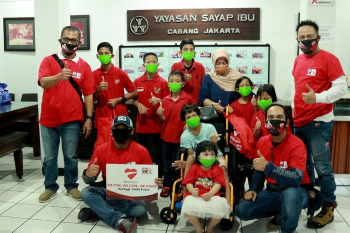 Ducati Owners Club Indonesia Turun Ke Jalan, Sebar Sembako Sebanyak 1.000 Paket