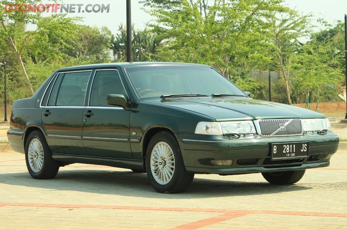 Volvo S90 Lampu Menyala Saat Pengemudi Jalan Kaki ke Rumah, Fitur Unik USDM