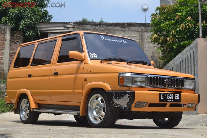 Toyota Kijang Kabin Berasa Cafe, Lantai Pakai Kayu Jati, Body Warna Kunyit