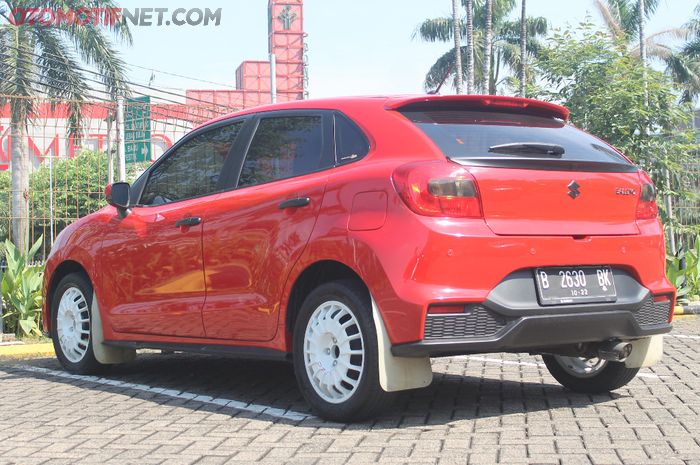 Suzuki Baleno Hatchback Ditempeli Pelek Langka, Dipakai ...