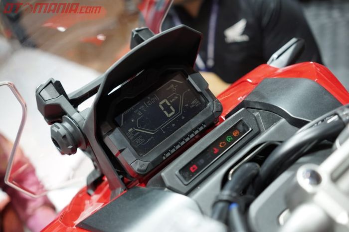 Panel instrumen digital bertingkat Honda ADV150