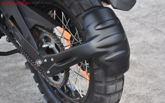 Mud guard custom menemani ban kembang tahu, cegah kotoran loncat tinggi 