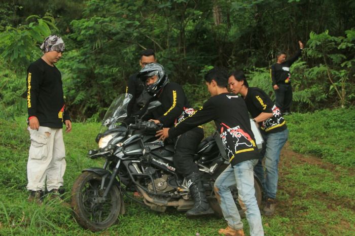 Perserta di ajak ke rute off road