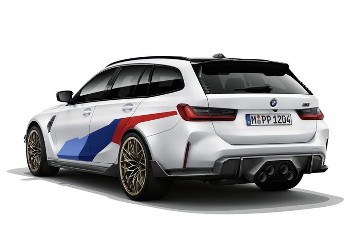 Modifikasi BMW M3 Touring mendapat body kit sporty plus desain knalpot unik