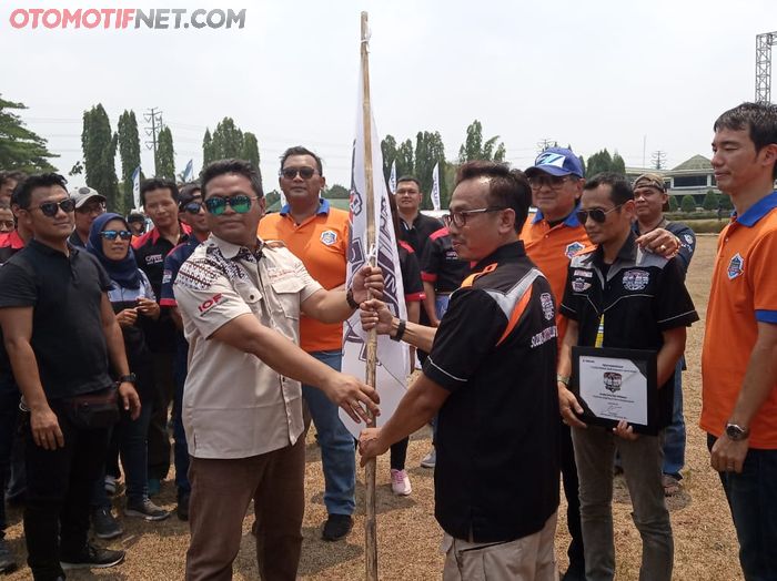 Pengukuhan Suzuki Carry Club Indonesia (SCCI) sebagai klub resmi binaan PT SIS ke-14