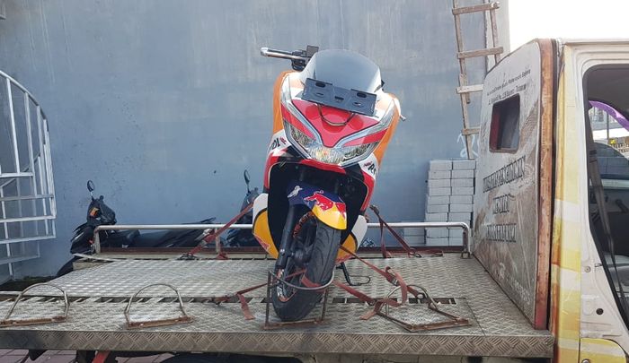 Honda PCX Livery Repsol Honda