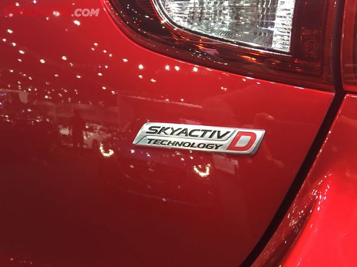Emblem SKYACTIV-D Mazda2