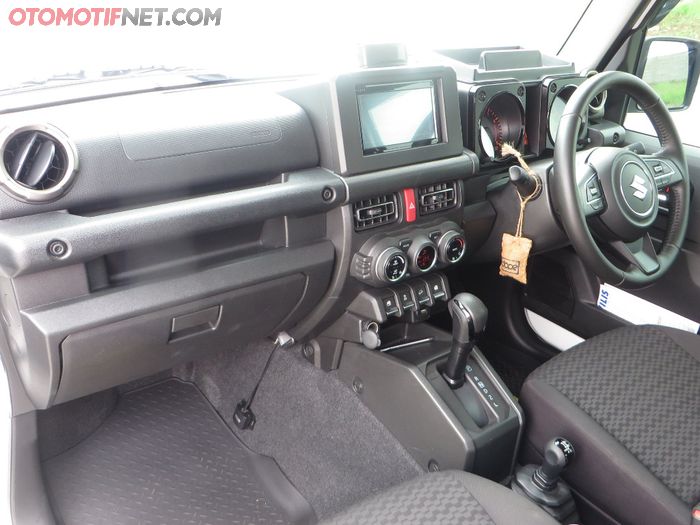Tinggal nunggu panel interior Little D untuk Suzuki New Jimny aja nih!