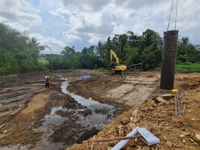 Proyek pembangunan jalan tol Yogyakarta-Bawen sepanjang 76 km