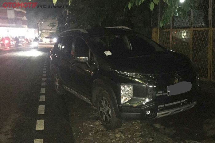 Mitsubishi Xpander Cross jadi tindak pencurian pecah kaca di sekitar Kebayoran Lama, Jakarta Barat