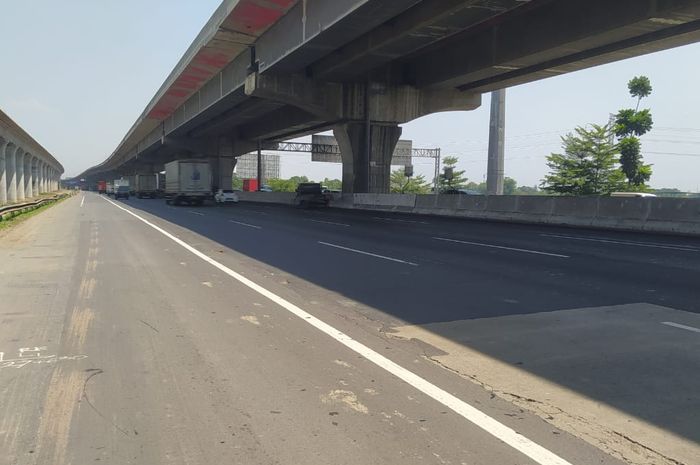 Perbaikan jalan tol Jakarta Cikampek