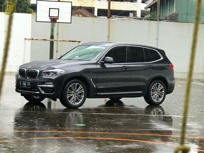 BMW X3 xDrive20i Luxury Line