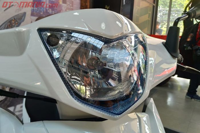 Lampu depan Kymco GP125