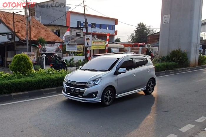 Ini Daihatsu Ayla 1.2 yang sempat bikin heboh di sosmed. Dari luar tampak standar