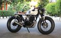 Kawasaki W175 Sasis Dipotong, Buntut Dicustom, jadi Cafe Racer Pajangan Cafe