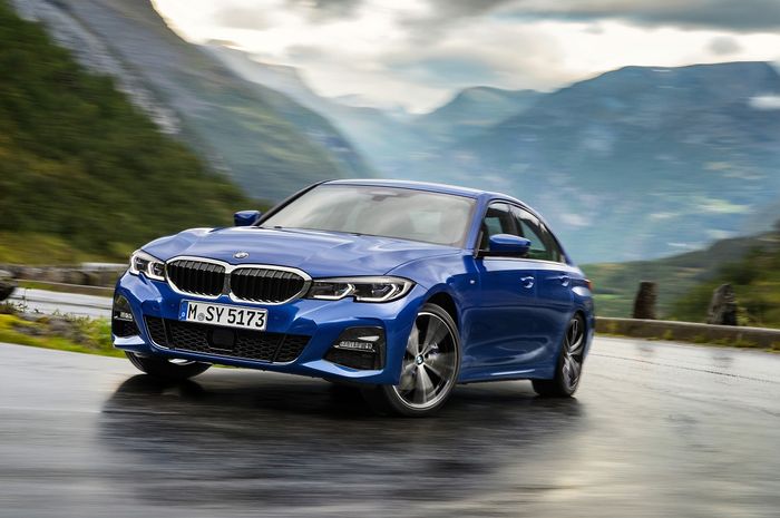 BMW Seri-3 generasi ke-7