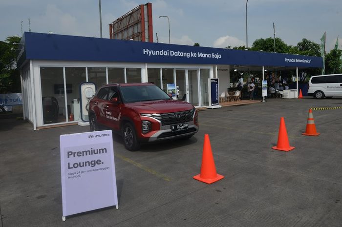 Hyundai Siaga Mudik 2022 punya berbagai layanan, layanan paling unik sobat bisa disupirin sampai ke kampung kalau apes di jalan.