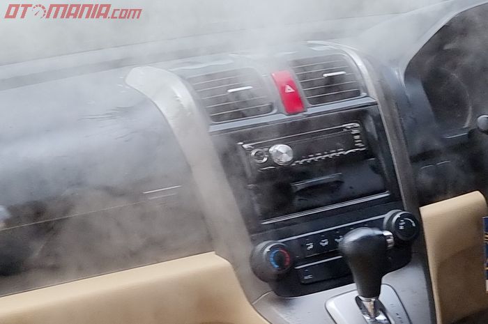 AC mobil keluarkan kabut (Foto ilustrasi)