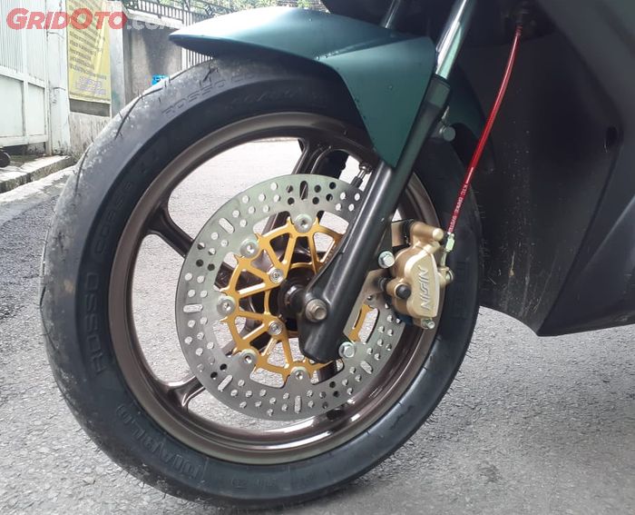 Kaki-kaki Honda BeAT custom pengereman pakai Nissin Samurai 2piston dan diskbrake KTC 260