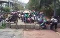 Bongkar Pembatas Trotoar Cara Pintas dan Membahayakan Pemotor