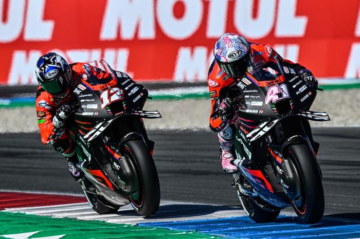 Aleix Espargaro kagum dengan peningkatan performa dari rekan setimnya di Aprilia, Maverick Vinales di MotoGP 2022