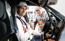 Carlos Sainz Nonton Langsung Sang Ayah Tampil di Reli Dakar 2023, Langsung Pantau Naik Helikopter