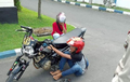Street Manners: Naik Motor Tidak Pakai Kaca Spion? Segini Dendanya