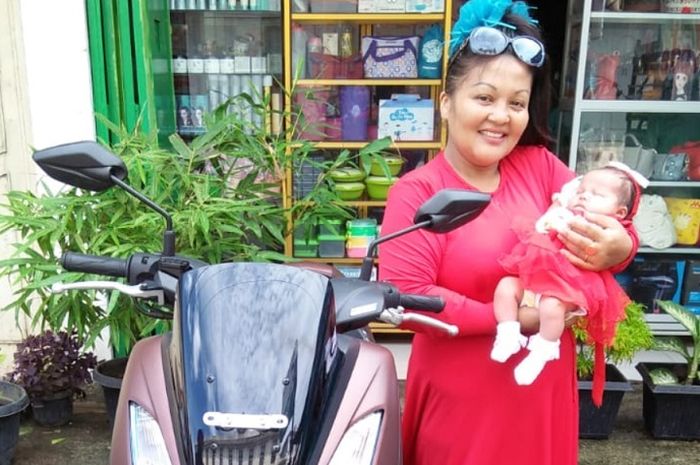 Seorang bayi di Medan diberi nama Lexi