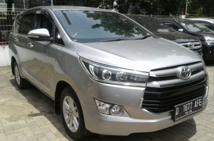 Toyota Kijang Innova Reborn tahun 2019 seken.
