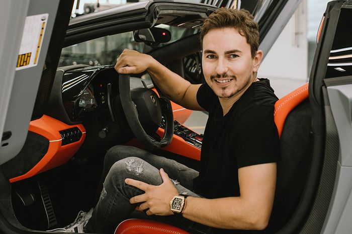 Jorge Lorenzo sementara ini menikmati tugasnya sebagai test rider Yamaha