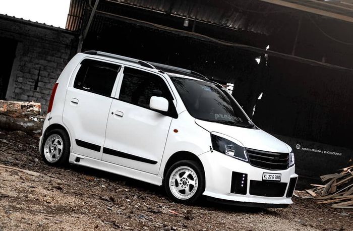 Suzuki Wagon R pakai body kit custom dan pelek 17 inci