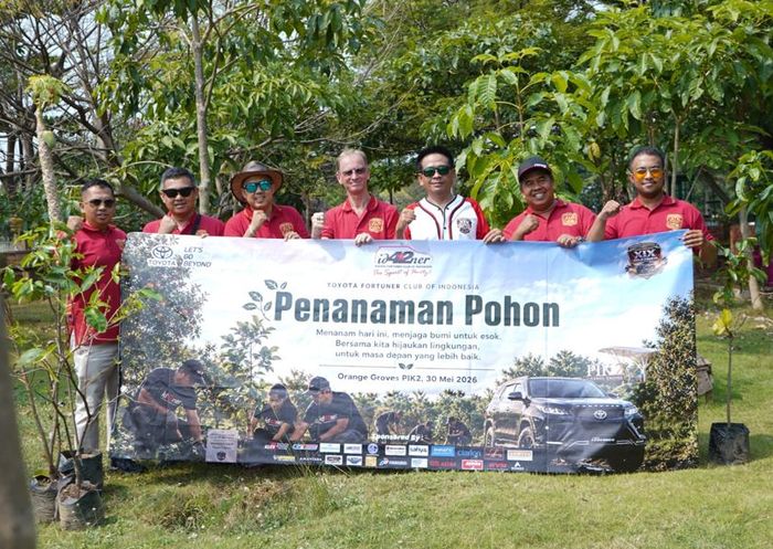 Ada beragam aktivitas selama acara, salah satunya penanaman pohon