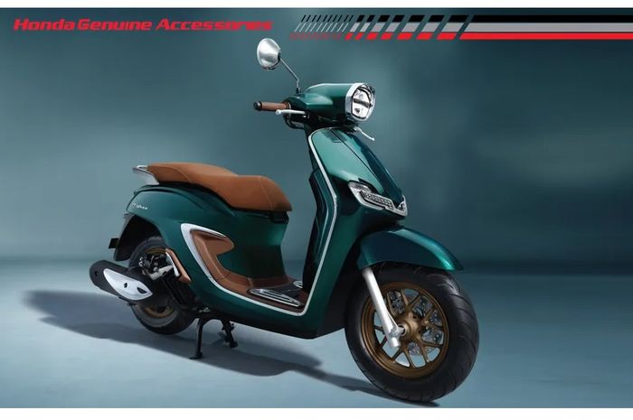 Honda Stylo 160 dengan aksesori resmi