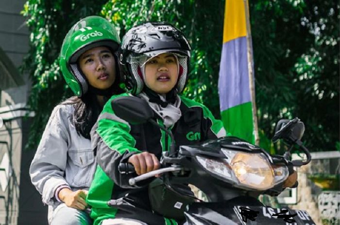 Khusnul Chotimah, driver ojol dengan segudang prestasi.