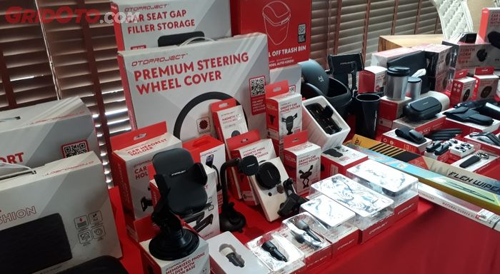 Beragam aksesori mobil dari produk esensial Otoproject