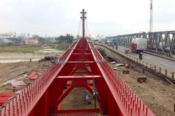 Pembangunan Jembatan Tanggulangin di Kudus, Jawa Tengah, sudah lebih dari 70 persen