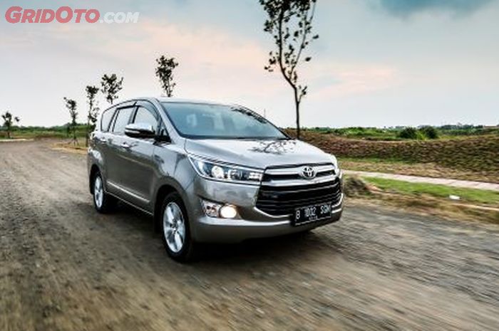 Ilustrasi Toyota Kijang Innova diesel