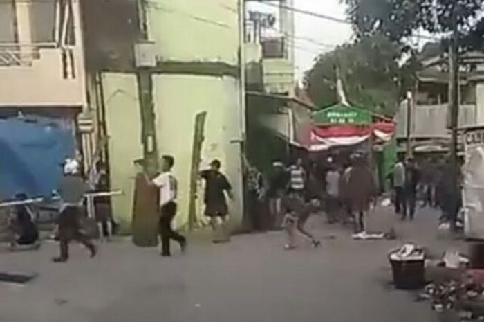 Tawuran dua kelompok warga hanya karena knalpot berisik di Makassar
