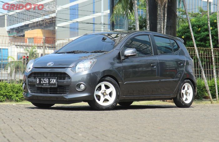  Daihatsu Ayla tahun 2013