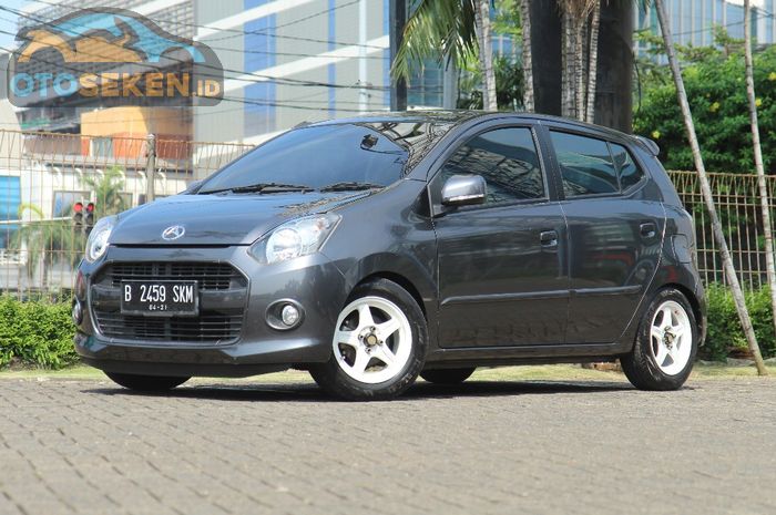 Spesifikasi dan kisaran harga Daihatsu Ayla tahun 2015 seken
