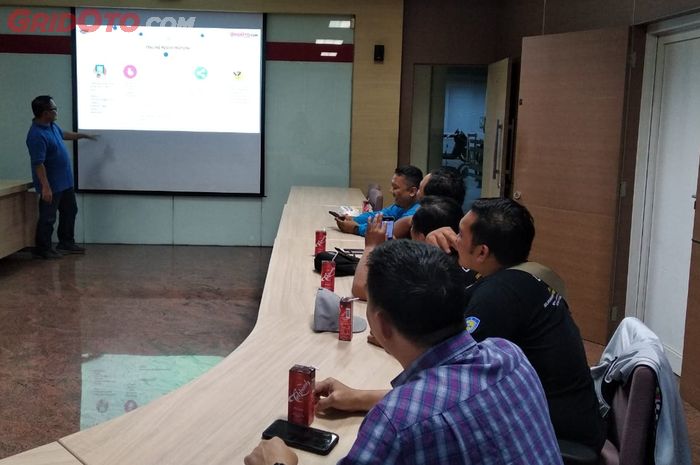 Sosialisasi Customaxi Surabaya bahas terkait regulasi